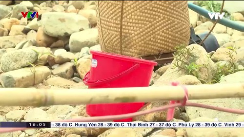 Người dân vùng khô hạn thiếu nước sinh hoạt